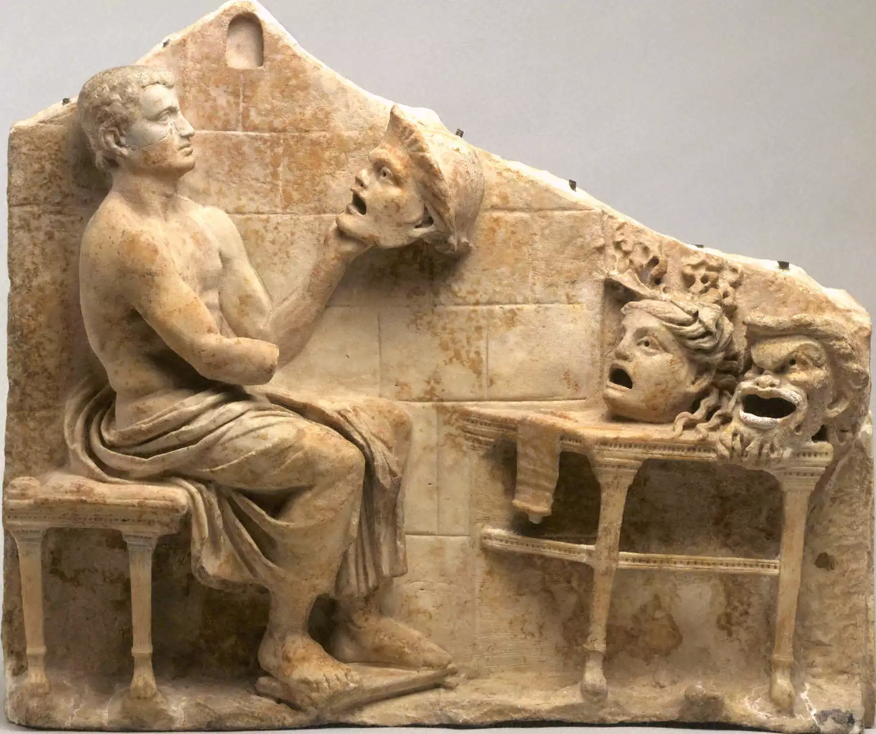 Ανάγλυφο Μένανδρου με μάσκες Νέας Κωμωδίας, 1ος αι. π.Χ.-μ.Χ., Μουσείο Τέχνης Πανεπιστημίου Πρίνστον.