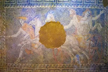 Persephone: Myth, Transformation &Amp; Eternal Renewal 20 珀尔塞福涅的神话是古希腊文化的重要组成部分,它象征着季节的循环和生命的永恒。