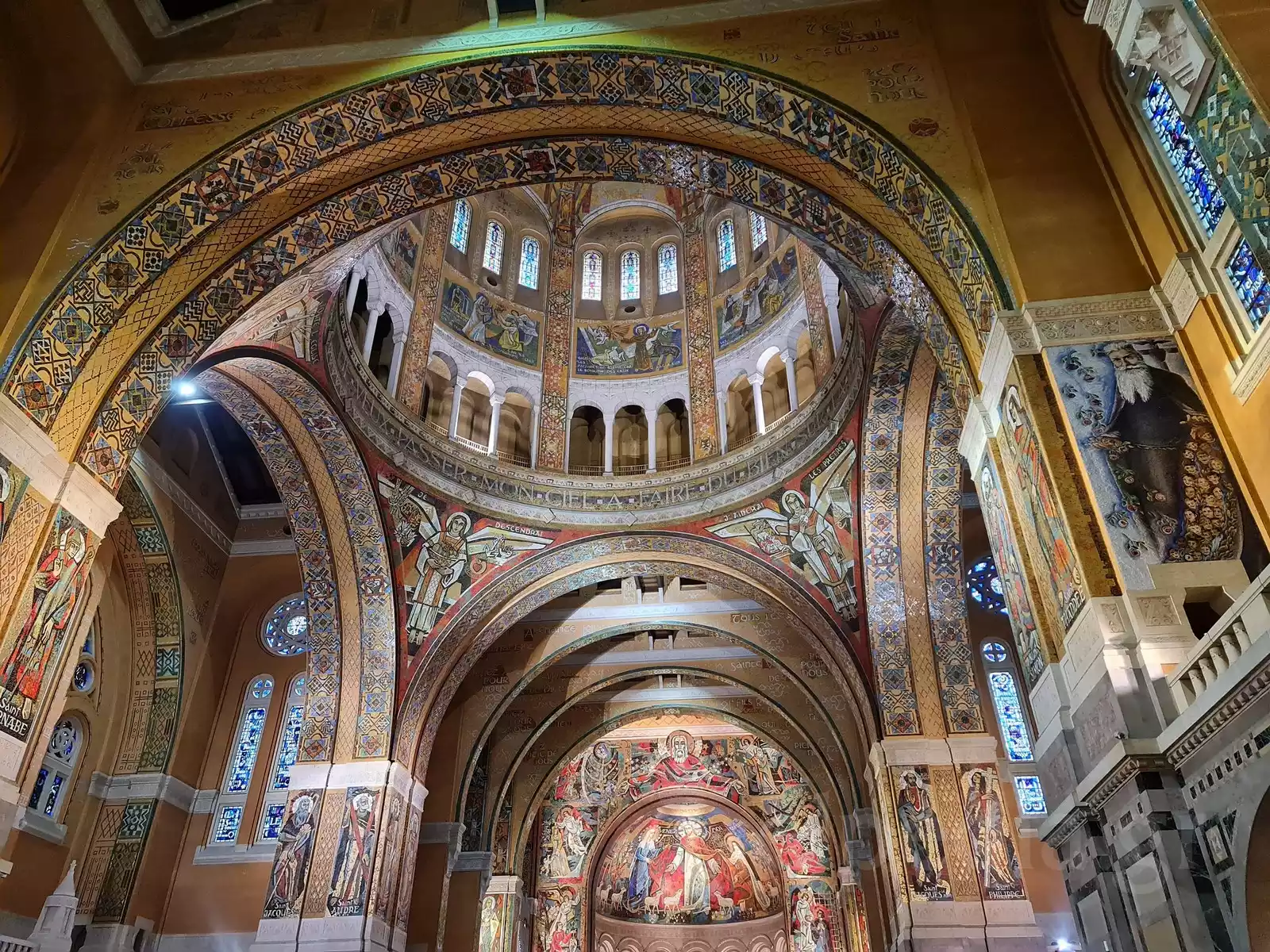 Lisieux Mosaics: The Work Of Pierre Gaudin 7 Mosaics Of Lisieux, Dome And Triumphal Arch With Byzantine Figures Of Saints In Gold And Blue