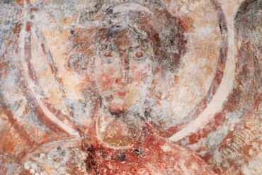 L'Arcangelo Di Drosiani In Affresco Bizantino, Con Ali E Chitone Rosso.