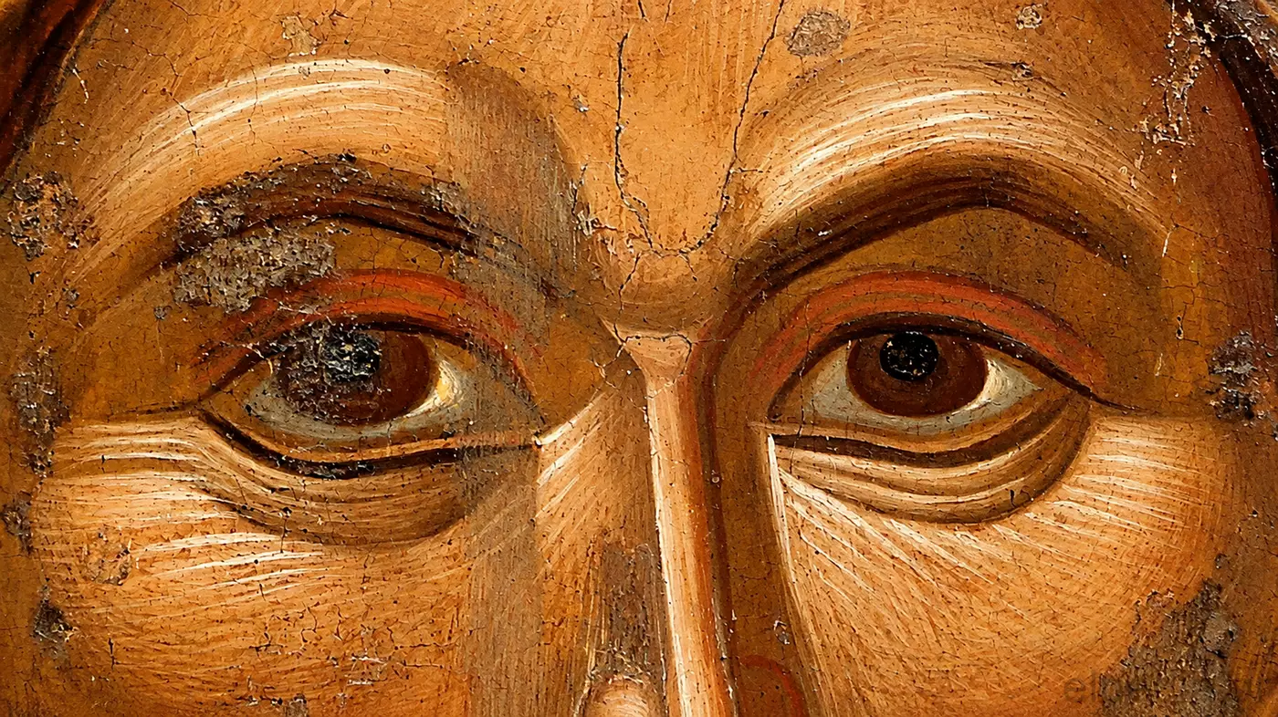 El Cristo La Sabiduría De Dios: Icono Bizantino 9 Plano Cercano De Los Ojos De Cristo En El Icono Bizantino La Sabiduría De Dios, Donde Se Aprecian Las Finas Pinceladas Blancas De Luz Y Las Grietas Del Tiempo.