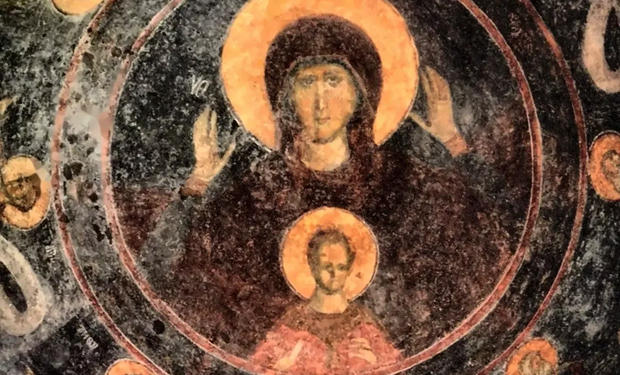 El Fresco De La Theotokos En Afendiko De Mistrá 8 Fresco Bizantino De La Theotokos Con Cristo Y Profetas En La Cúpula De Mistrá