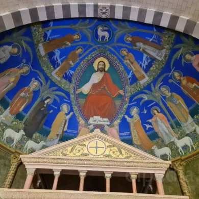 Κεντρική Σύνθεση Του Ψηφιδωτού Της Νίκαιας Με Τον Ένθρονο Χριστό Και Τους Αγίους