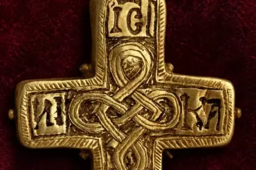 Byzantine Enkolpion Cross In Carved Gold With Interlace Decoration From Vatopedi