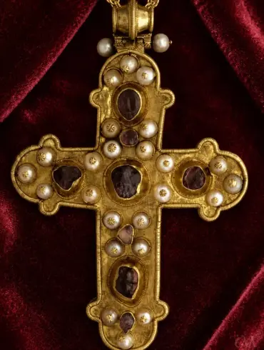 Byzantine Reliquary Cross In Silver Gilt With Pearls And Precious Stones At Vatopedi