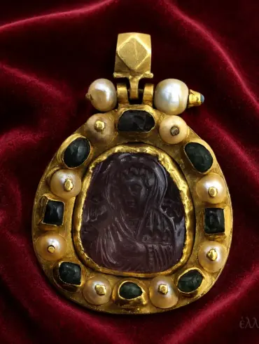 Hagiosoritissa Enkolpion With Amethyst Cameo, Pearls And Green Stones At Vatopedi
