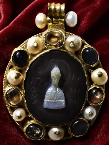 Prophet Daniel Enkolpion With Sardonyx Cameo, Pearls And Gemstones In Gold