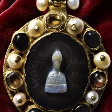 Prophet Daniel Enkolpion With Sardonyx Cameo, Pearls And Gemstones In Gold