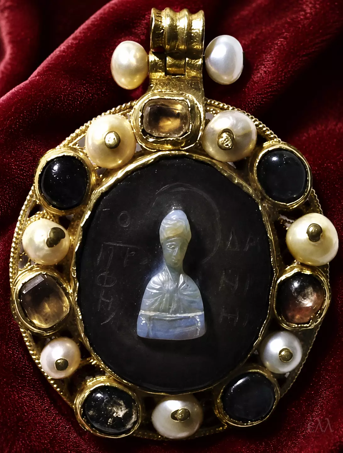 Prophet Daniel Enkolpion With Sardonyx Cameo, Pearls And Gemstones In Gold