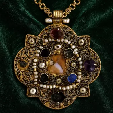 Vatopedi Christ Enkolpion With Agate Cameo, Gold Filigree, Pearls And Gemstones
