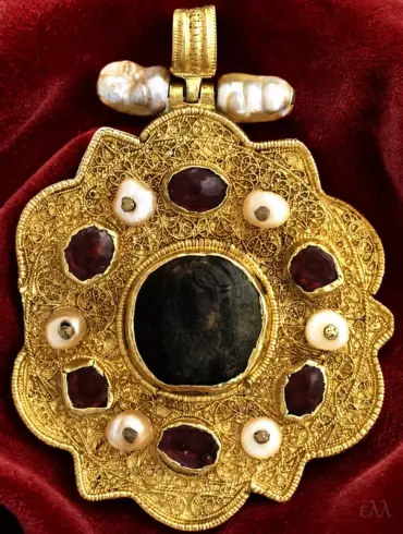Vatopedi Christ Pantokrator Enkolpion With Green Jasper Cameo And Gold Filigree