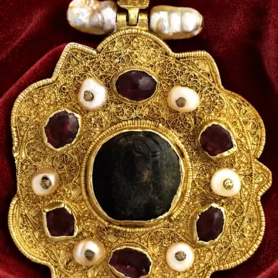 Vatopedi Christ Pantokrator Enkolpion With Green Jasper Cameo And Gold Filigree