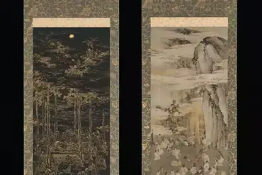 Rollos de Kōno Bairei: a la izquierda, el parinirvana de Buda; a la derecha, la danza de Uzume ante la cueva de Amaterasu.